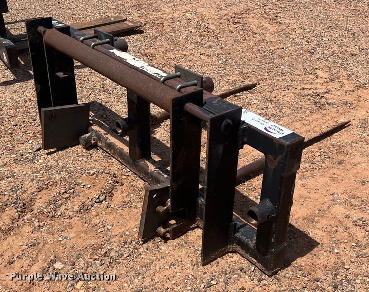 image for item DR5706 40"L bale spear