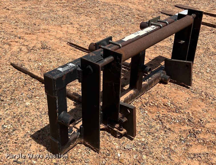 image for item DR5706 40"L bale spear