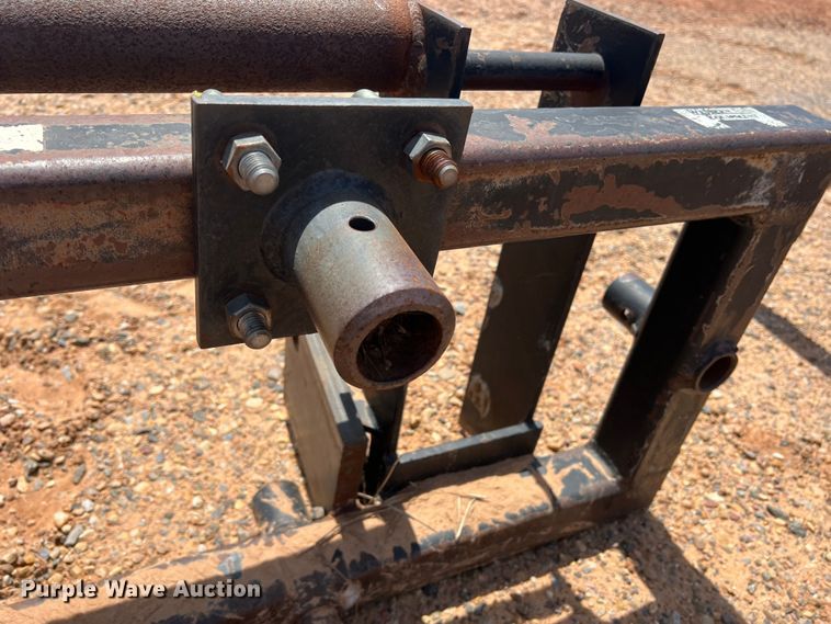 image for item DR5706 40"L bale spear