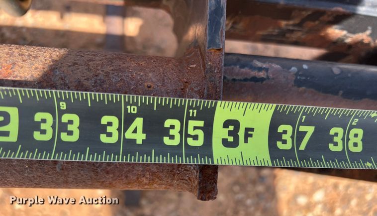 image for item DR5706 40"L bale spear