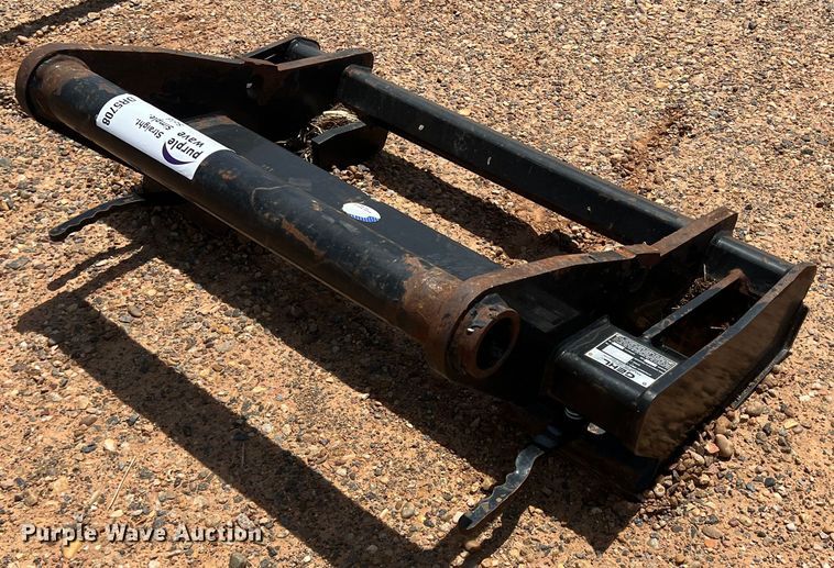 image for item DR5708 Gehl 12836  telehandler to skid steer adapter