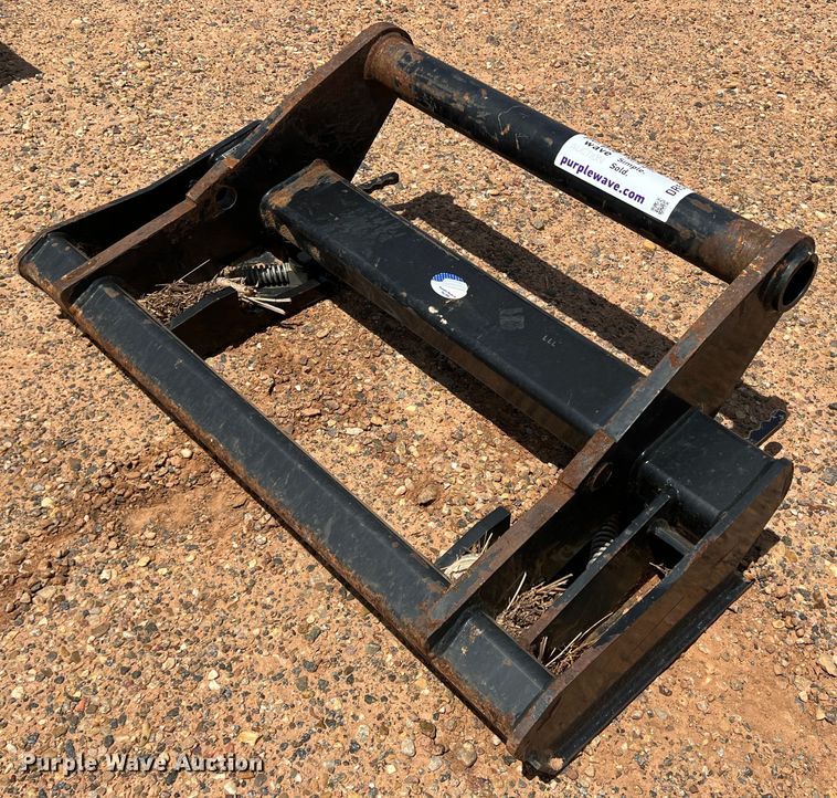 image for item DR5708 Gehl 12836  telehandler to skid steer adapter