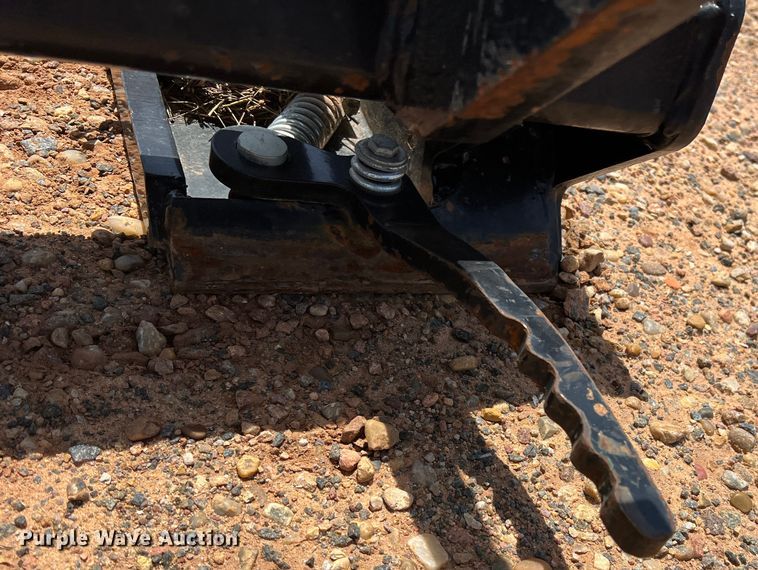 image for item DR5708 Gehl 12836  telehandler to skid steer adapter