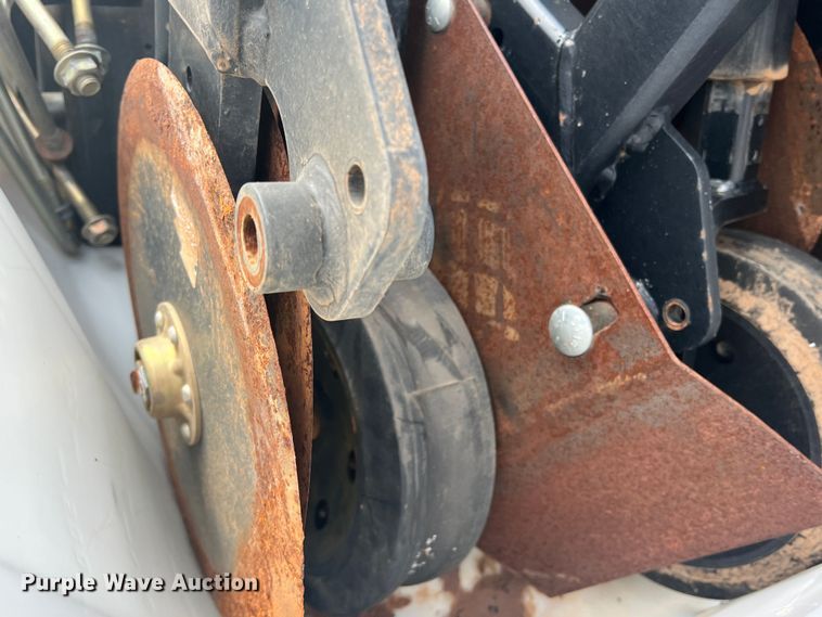 image for item DR5714 Dawn Duoseed (18) planter row units