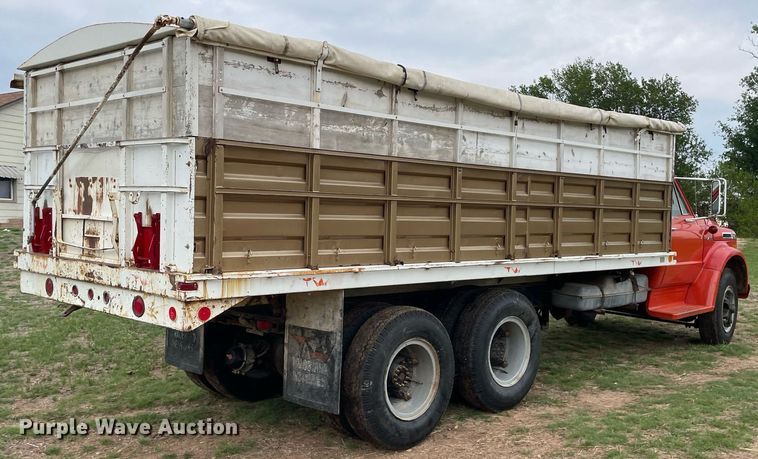 image for item DS7134 1972 Chevrolet C60  grain truck