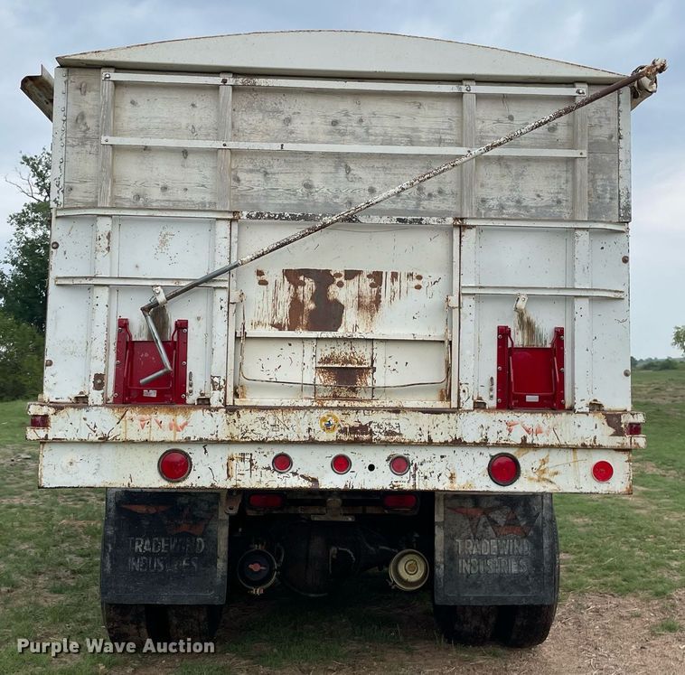 image for item DS7134 1972 Chevrolet C60  grain truck