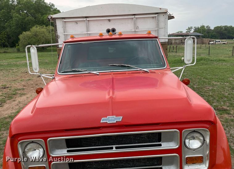 image for item DS7134 1972 Chevrolet C60  grain truck