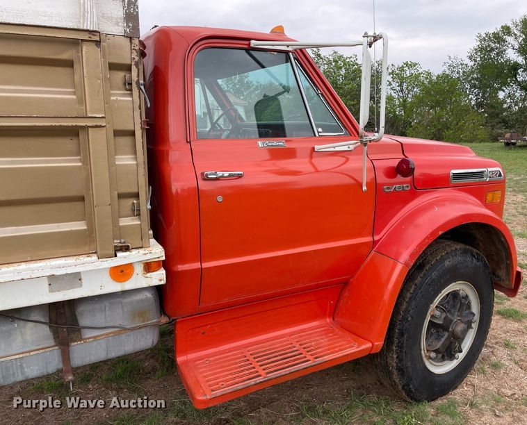 image for item DS7134 1972 Chevrolet C60  grain truck