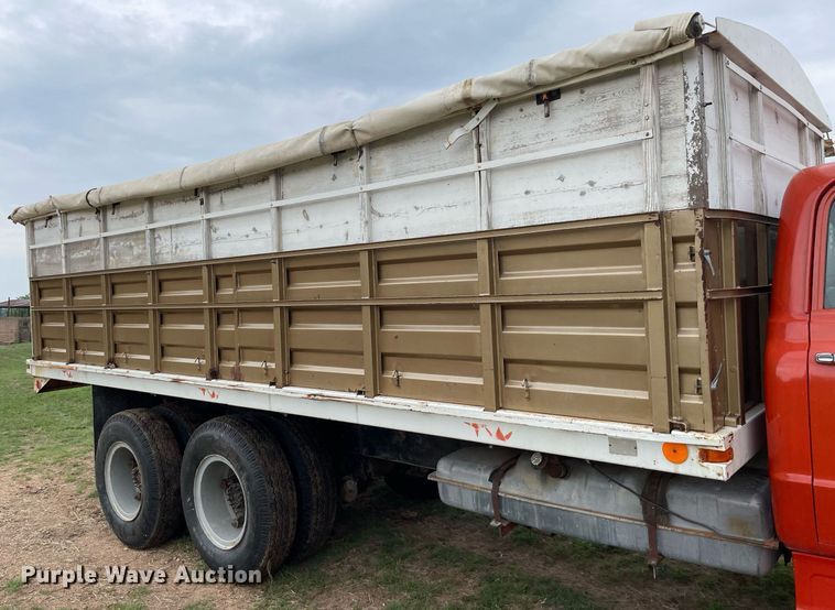 image for item DS7134 1972 Chevrolet C60  grain truck