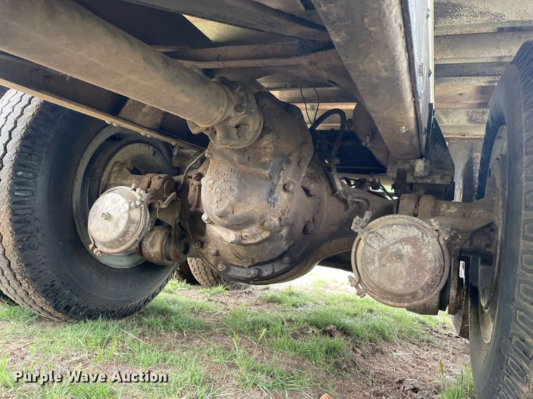 image for item DS7134 1972 Chevrolet C60  grain truck