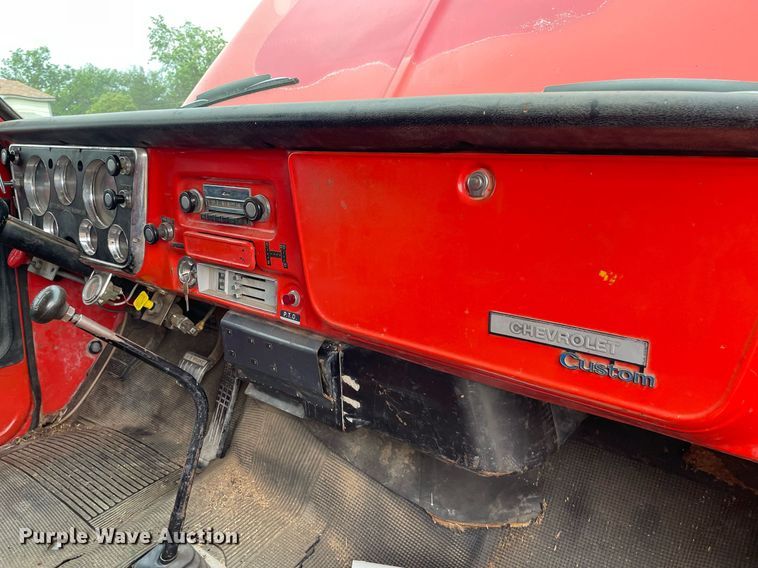 image for item DS7134 1972 Chevrolet C60  grain truck