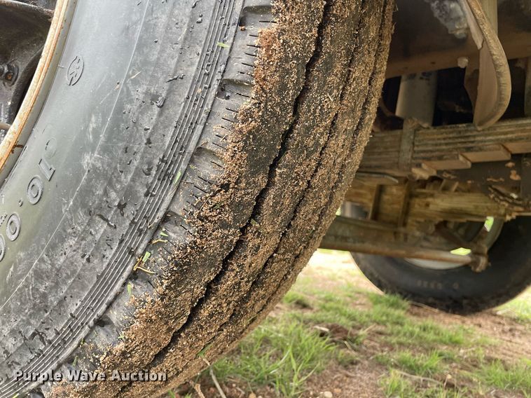 image for item DS7134 1972 Chevrolet C60  grain truck