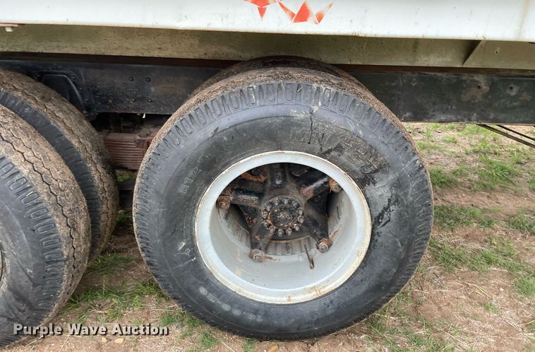 image for item DS7134 1972 Chevrolet C60  grain truck