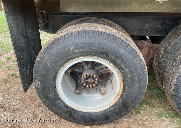 image for item DS7134 1972 Chevrolet C60  grain truck