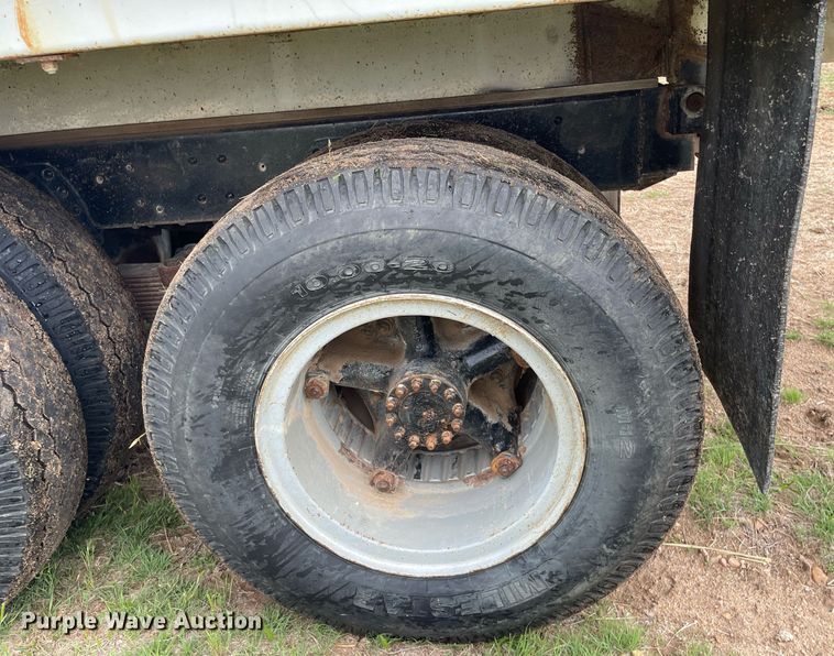 image for item DS7134 1972 Chevrolet C60  grain truck