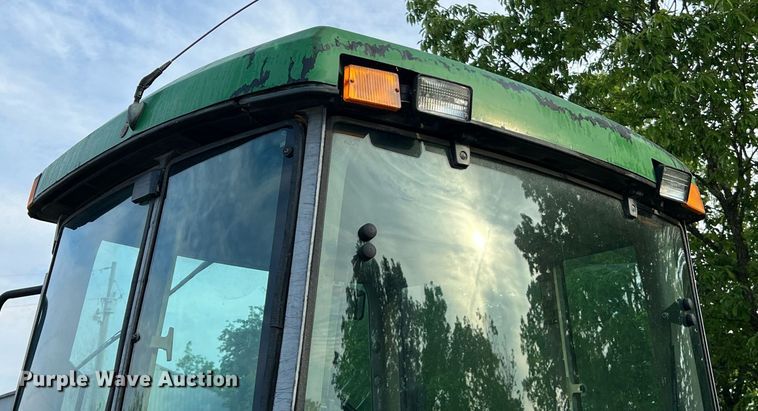 image for item II9034 1998 John Deere 7610  MFWD tractor