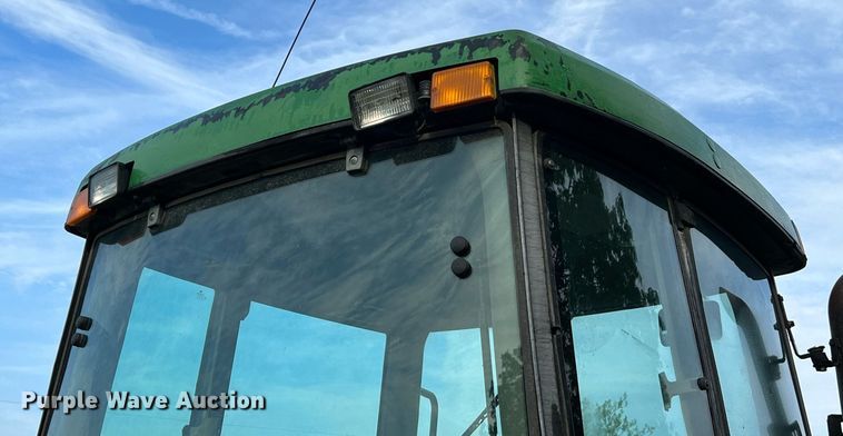 image for item II9034 1998 John Deere 7610  MFWD tractor