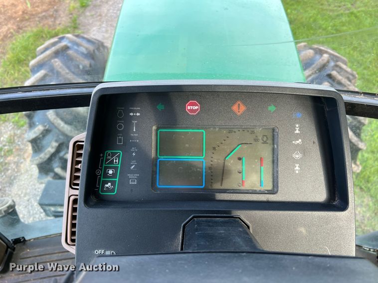 image for item II9034 1998 John Deere 7610  MFWD tractor