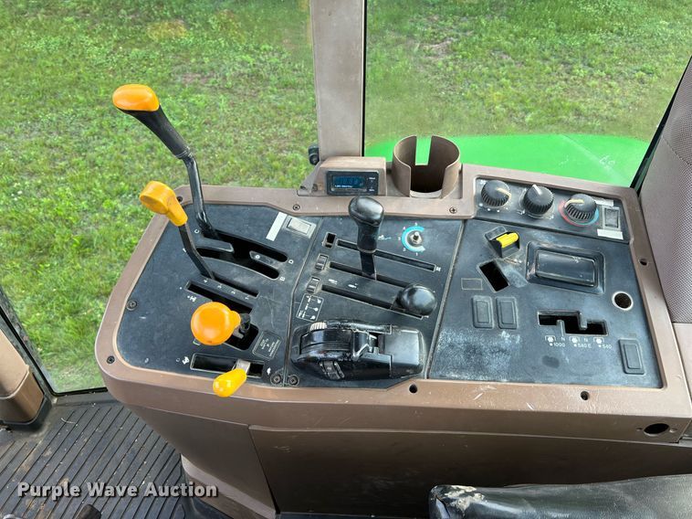 image for item II9034 1998 John Deere 7610  MFWD tractor