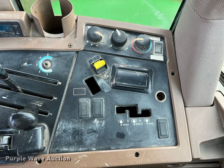 image for item II9034 1998 John Deere 7610  MFWD tractor