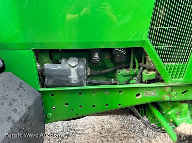 image for item II9034 1998 John Deere 7610  MFWD tractor