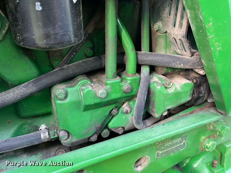 image for item II9034 1998 John Deere 7610  MFWD tractor