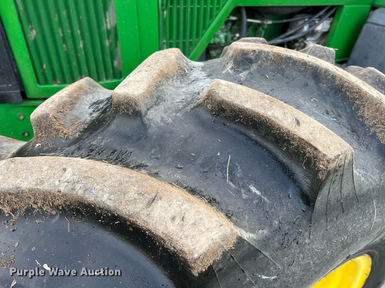 image for item II9034 1998 John Deere 7610  MFWD tractor