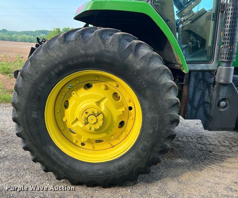 image for item II9034 1998 John Deere 7610  MFWD tractor