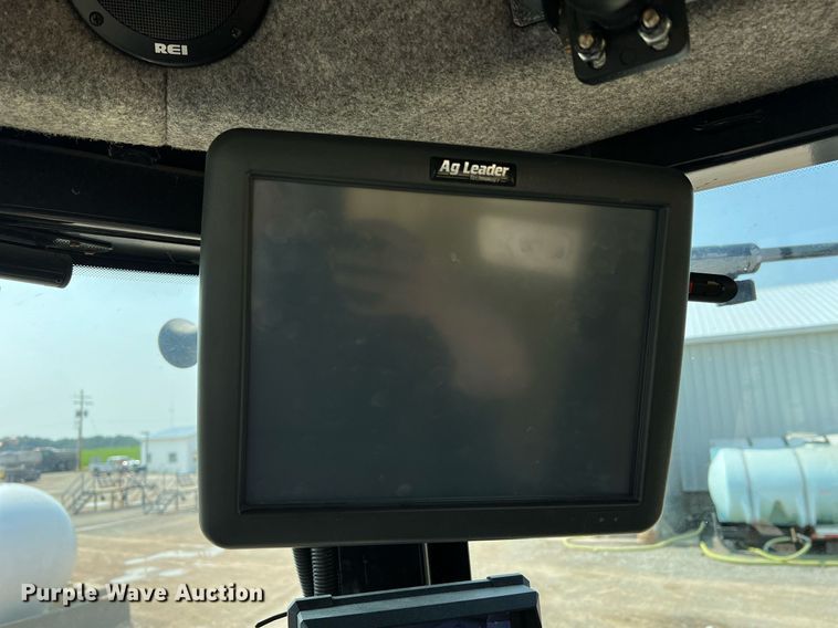 image for item II9110 RoGator RG1100  applicator