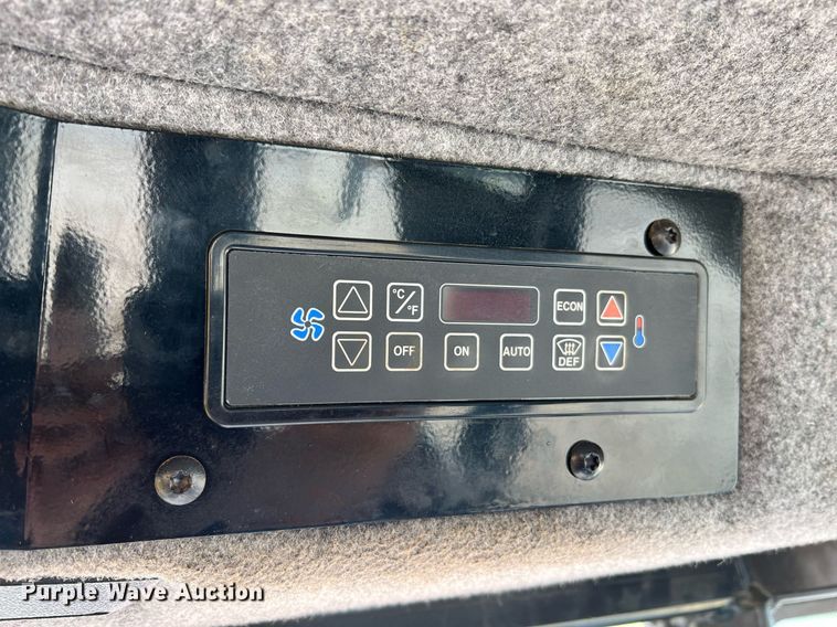 image for item II9110 RoGator RG1100  applicator