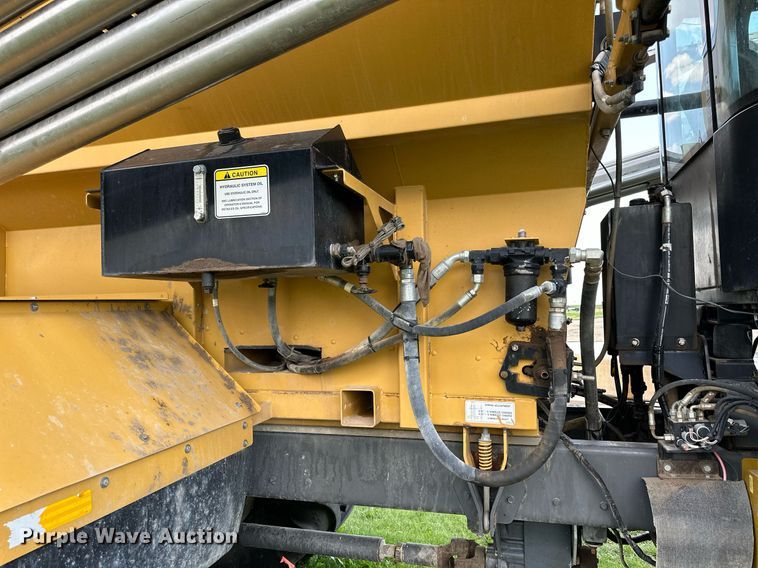 image for item KL9018 2012 TerraGator TG8400  sprayer