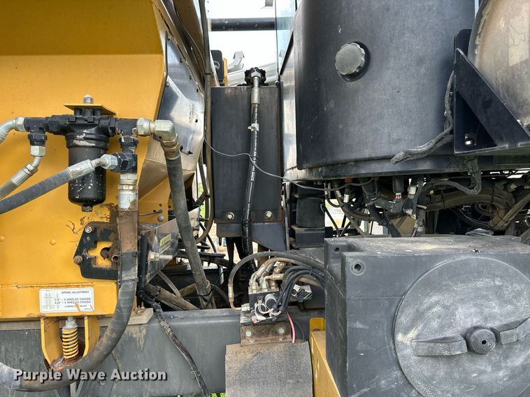 image for item KL9018 2012 TerraGator TG8400  sprayer