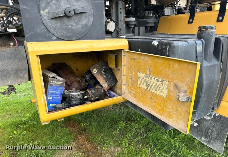 image for item KL9018 2012 TerraGator TG8400  sprayer