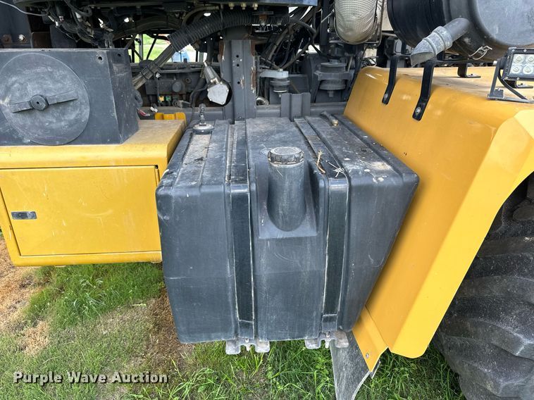 image for item KL9018 2012 TerraGator TG8400  sprayer