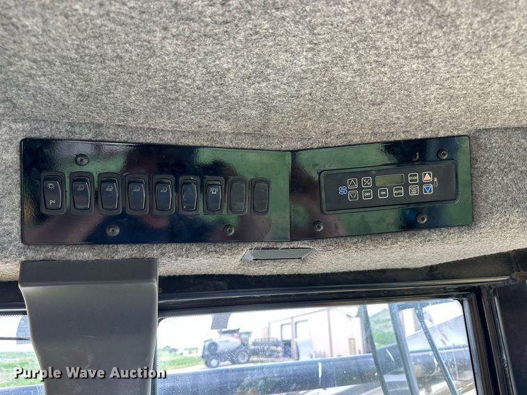 image for item KL9018 2012 TerraGator TG8400  sprayer