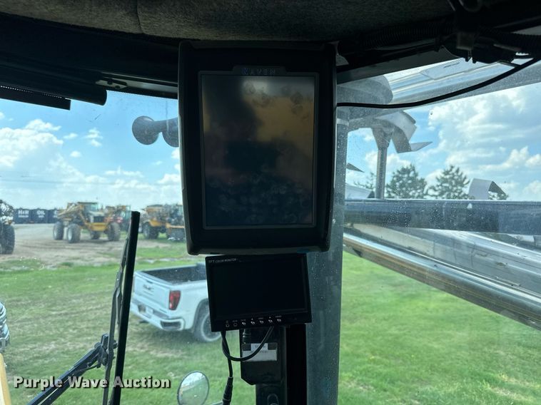 image for item KL9018 2012 TerraGator TG8400  sprayer