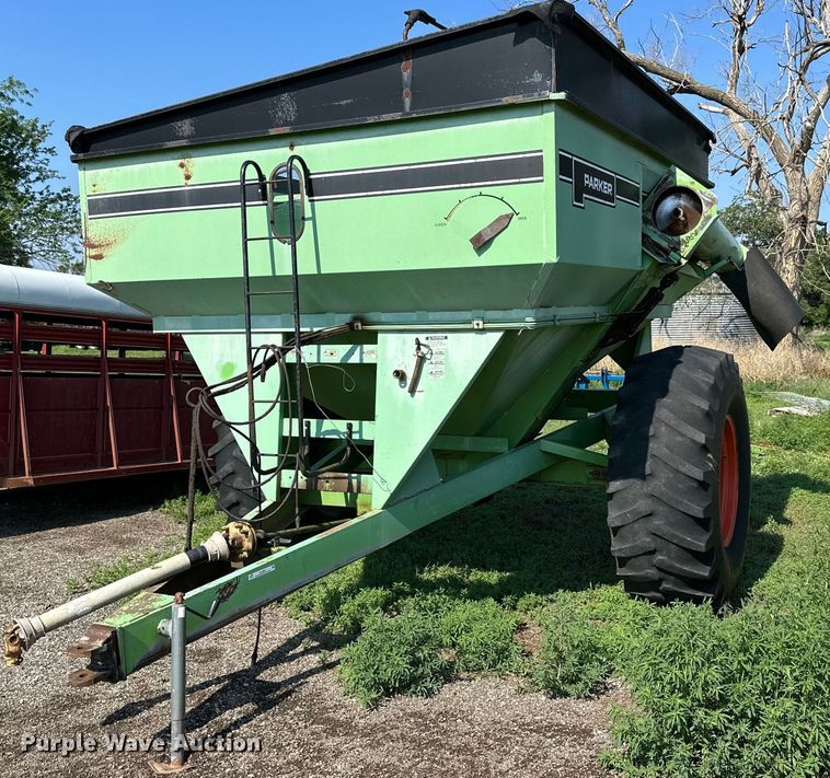 image for item KL9031 Parker 450  grain cart