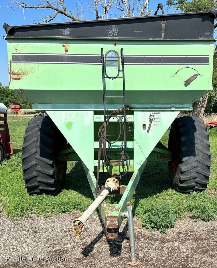 image for item KL9031 Parker 450  grain cart