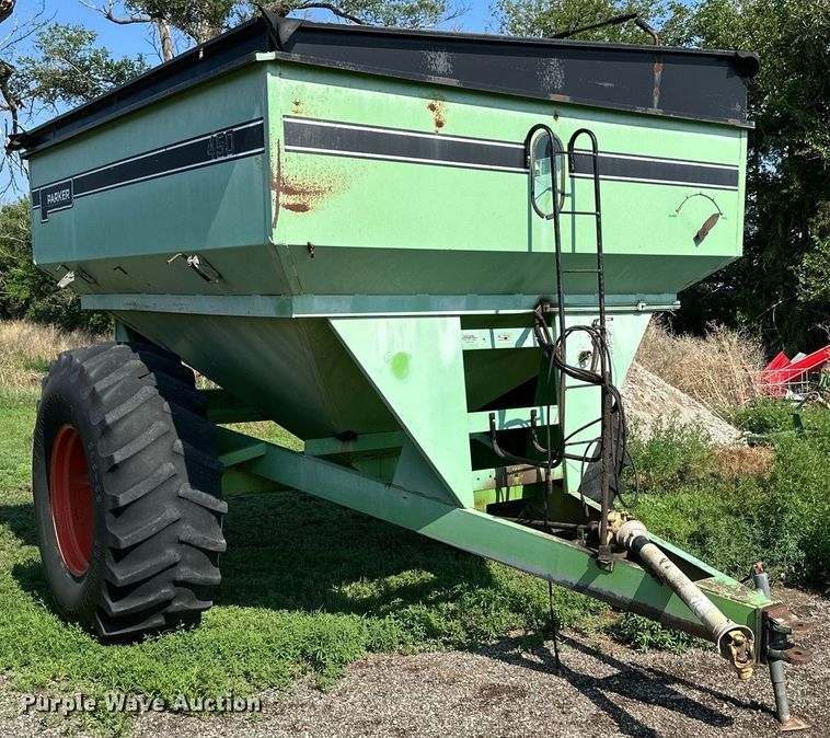 image for item KL9031 Parker 450  grain cart