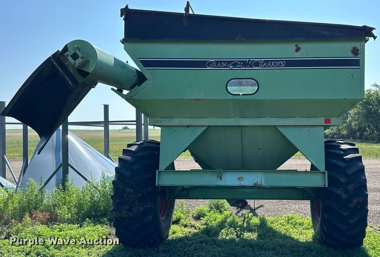 image for item KL9031 Parker 450  grain cart