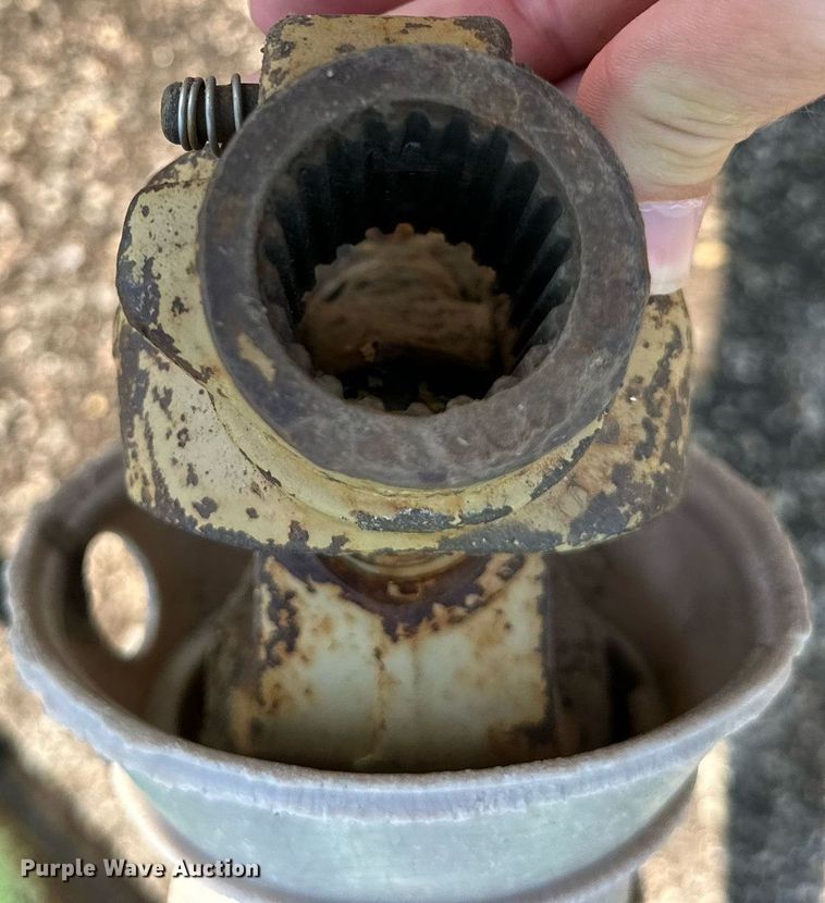 image for item KL9031 Parker 450  grain cart