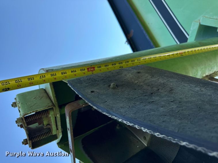 image for item KL9031 Parker 450  grain cart