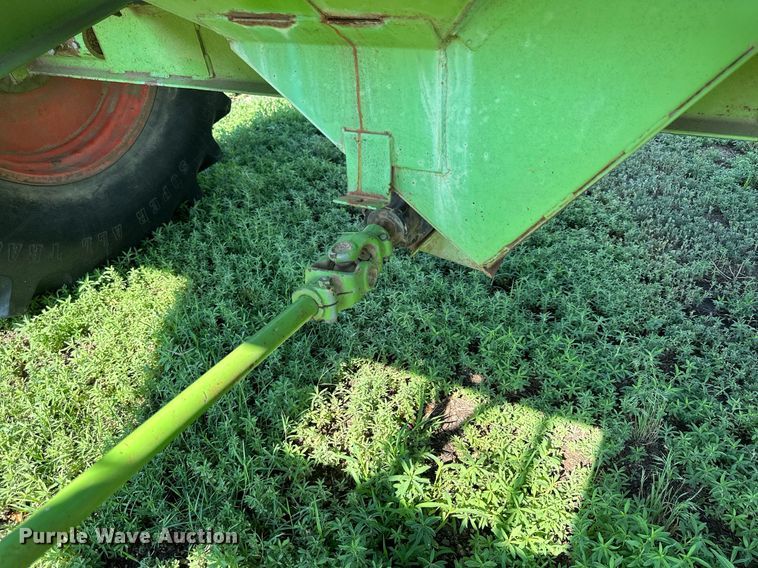 image for item KL9031 Parker 450  grain cart