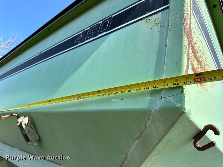 image for item KL9031 Parker 450  grain cart