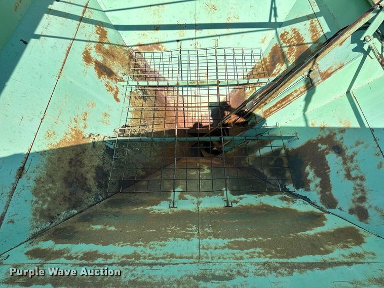 image for item KL9031 Parker 450  grain cart