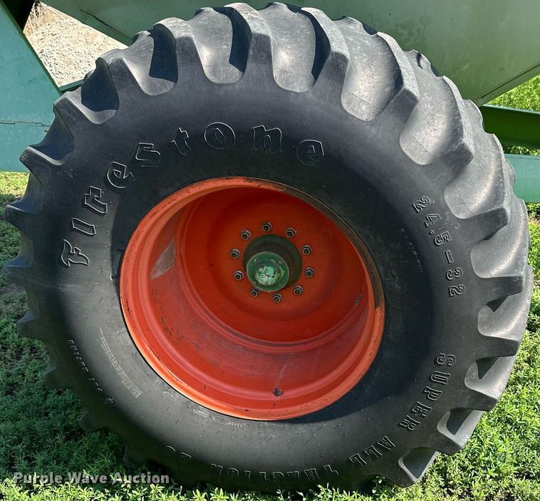 image for item KL9031 Parker 450  grain cart