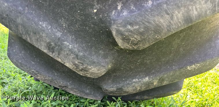 image for item KL9031 Parker 450  grain cart