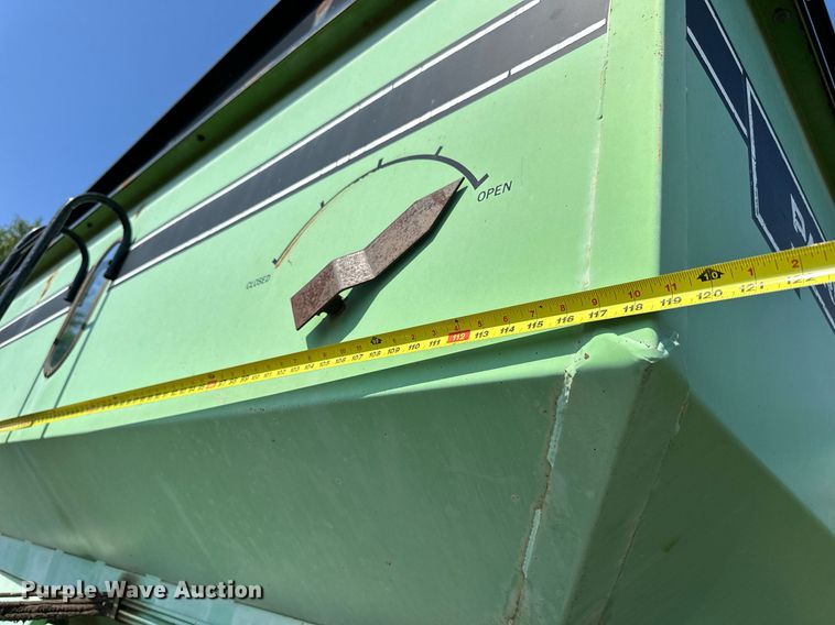 image for item KL9031 Parker 450  grain cart