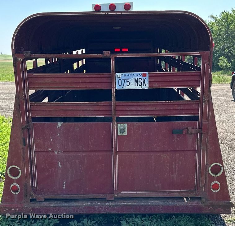 image for item KL9032 1974 Supreme  livestock trailer