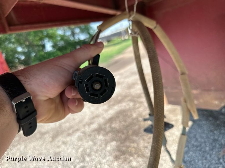 image for item KL9032 1974 Supreme  livestock trailer